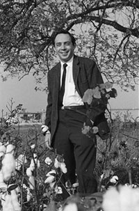 Jack Geiger in the cotton fields of Mound Bayou, Mississippi, 1968