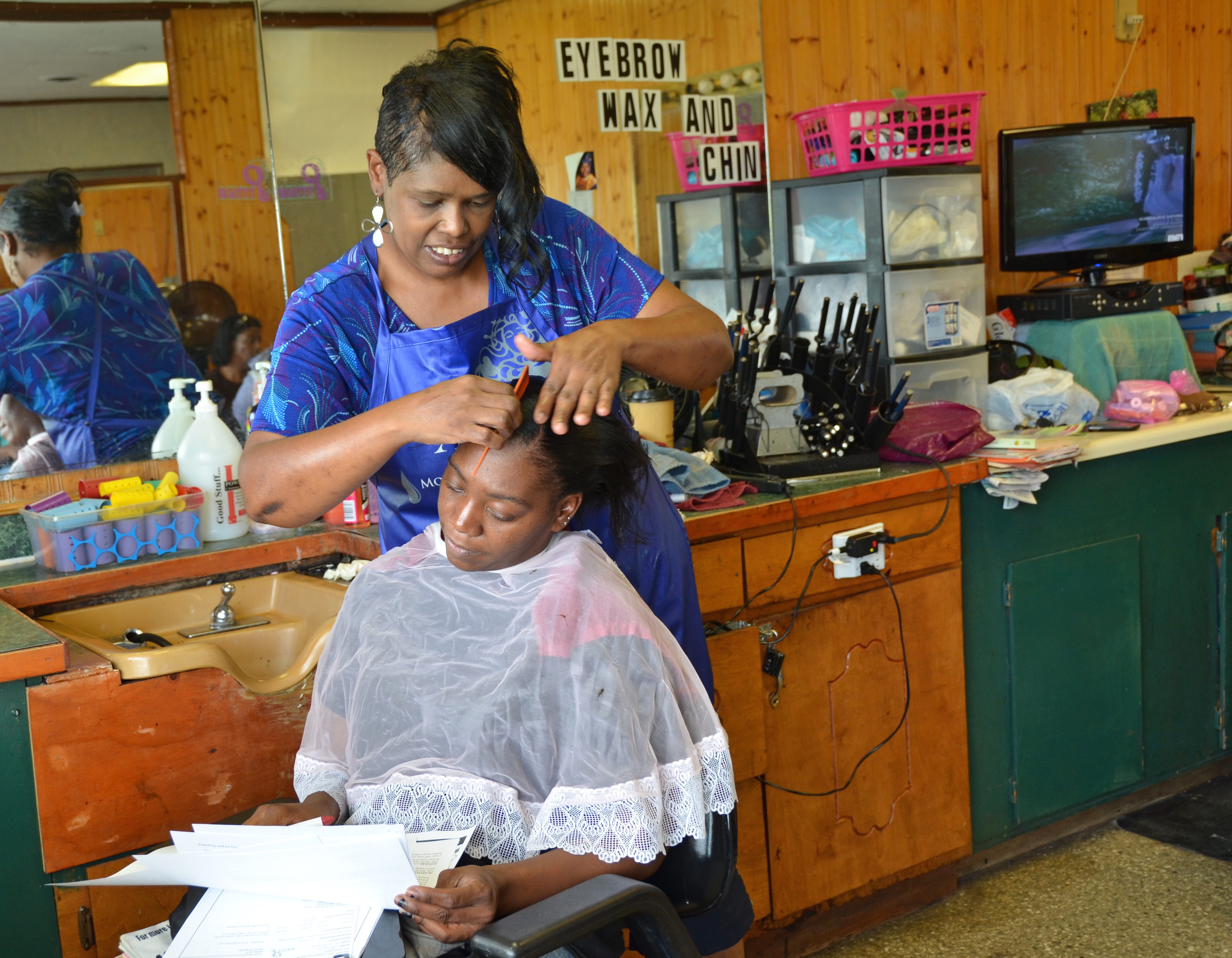 Beauty is a balancing act – new study brings falls-prevention education to  NC hair salons - UNC Gillings School of Global Public Health